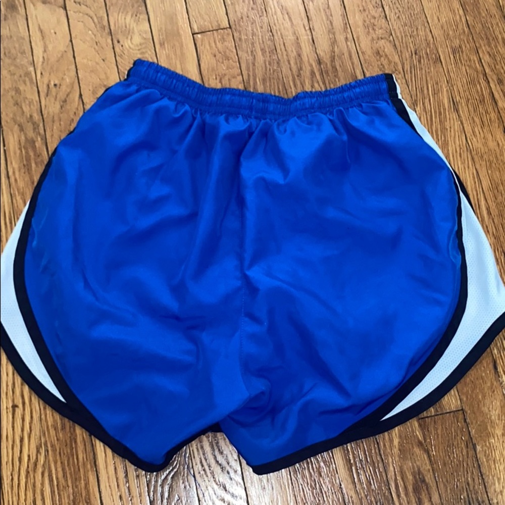 Women’s Nike Shorts - Picture 2 of 4
